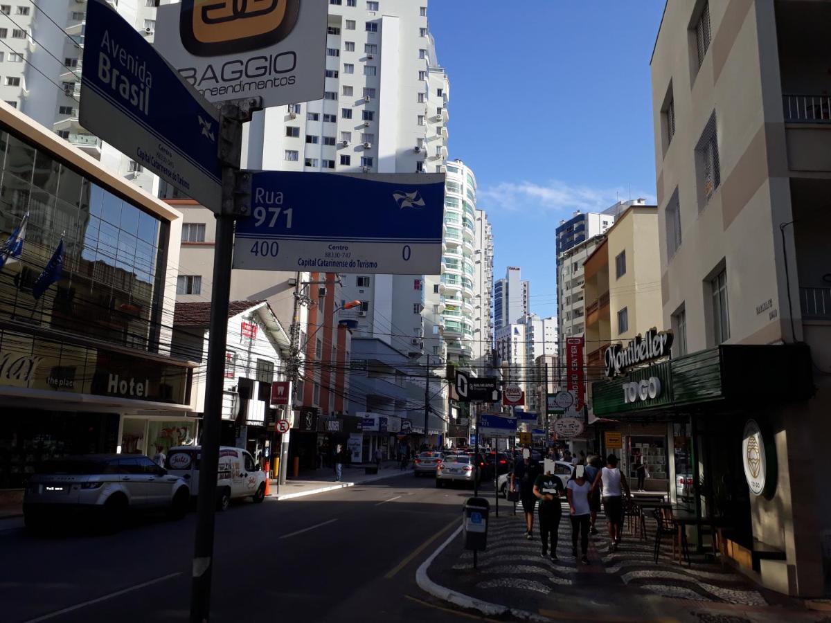 Excelente Localizacao! Perto Da Com Estacionamento, Ar Condicionado, Wi-fi, Netflix E Roupa De Cama! Apartamento Balneario Camboriu
